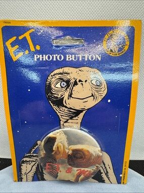Vintage 1982 E.T. Photo Button in Original Package
